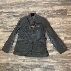 WOMEN’S CLASSIC OLIVE BARBOUR JACKET